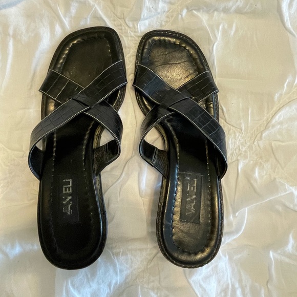 Vaneli heels - Picture 1 of 4